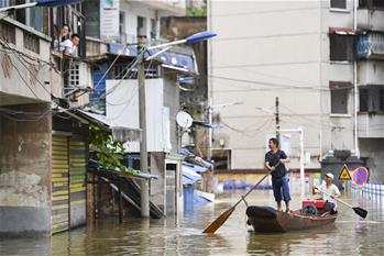 洪水來時(shí)，那暖心的民間救援