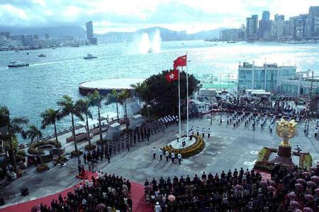 今年7月1日香港將迎來(lái)回歸祖國(guó)20周年，這是一件大事、盛事