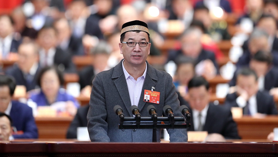 新疆維吾爾自治區(qū)呼圖壁縣政協(xié)副主席、伊斯蘭教協(xié)會會長，呼圖壁縣城鎮(zhèn)陜西寺阿訇 楊杰