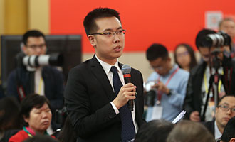 中央電視臺(tái)、中國國際電視臺(tái)記者提問