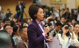 中央電視臺、中國國際電視臺記者提問