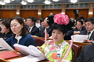 全國人大代表孫艷玲：做好非遺事業(yè)，讓古老技藝活起來