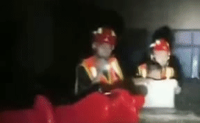 整理箱變小船 小朋友，消防員叔叔來了！