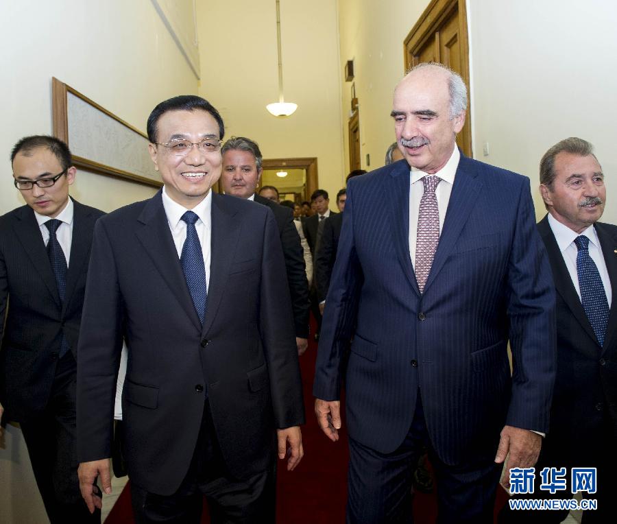 6月19日，國務(wù)院總理李克強(qiáng)在希臘議會大廈會見希臘議長米馬拉基斯。新華社記者 王曄 攝
