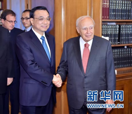 6月20日，國務(wù)院總理李克強(qiáng)在雅典總統(tǒng)府會(huì)見希臘總統(tǒng)帕普利亞斯。 新華社記者 李濤 攝