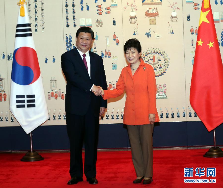 7月3日，國家主席習近平在首爾同韓國總統(tǒng)樸槿惠舉行會談。新華社記者 蘭紅光 攝