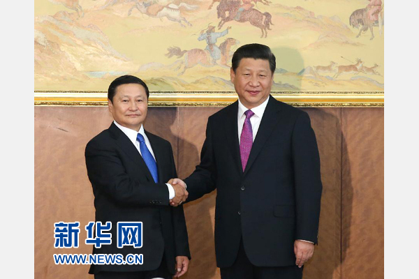 8月22日，國家主席習(xí)近平在烏蘭巴托會見蒙古國總理阿勒坦呼亞格。 新華社記者龐興雷攝 