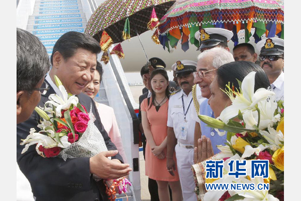 9月17日，國家主席習(xí)近平抵達(dá)古吉拉特邦艾哈邁達(dá)巴德市，開始對印度進(jìn)行國事訪問。 新華社記者 鞠鵬 攝