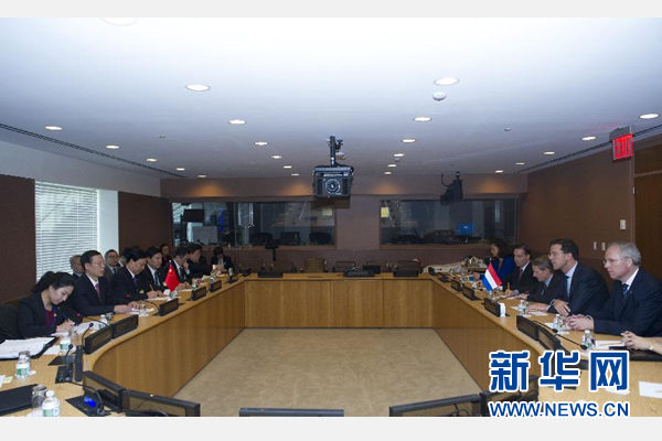 9月23日，出席聯(lián)合國(guó)氣候峰會(huì)的國(guó)家主席習(xí)近平特使、國(guó)務(wù)院副總理張高麗在紐約聯(lián)合國(guó)總部會(huì)見荷蘭首相呂特。 新華社記者 王曄 攝 