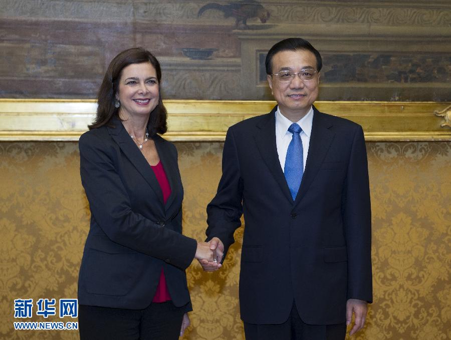 10月15日，中國國務(wù)院總理李克強(qiáng)在羅馬會見意大利眾議長博爾德里尼。 新華社記者王曄攝