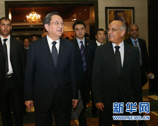11月3日，全國政協(xié)主席俞正聲在拉巴特與摩洛哥參議長比亞迪拉進(jìn)行會談。 新華社記者 劉衛(wèi)兵 攝