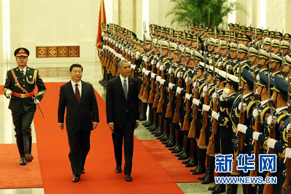 11月12日，國家主席習(xí)近平在北京人民大會(huì)堂舉行歡迎儀式，歡迎美國總統(tǒng)奧巴馬對(duì)中國進(jìn)行國事訪問。 新華社記者 劉衛(wèi)兵 攝