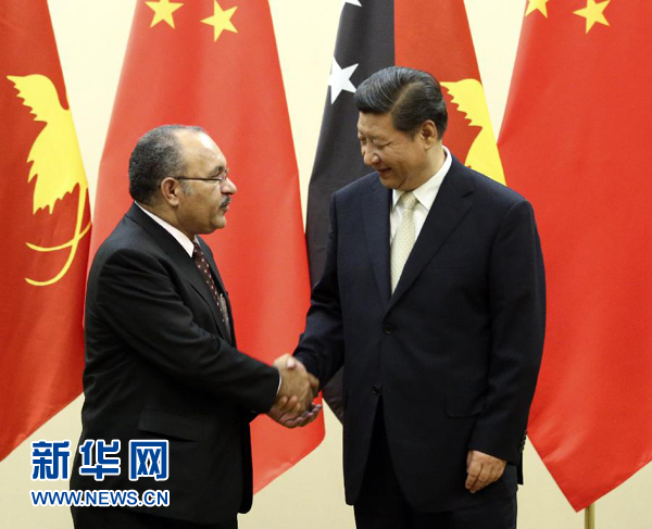 11月22日，國家主席習近平在斐濟楠迪會見巴布亞新幾內(nèi)亞總理奧尼爾。 新華社記者姚大偉攝 