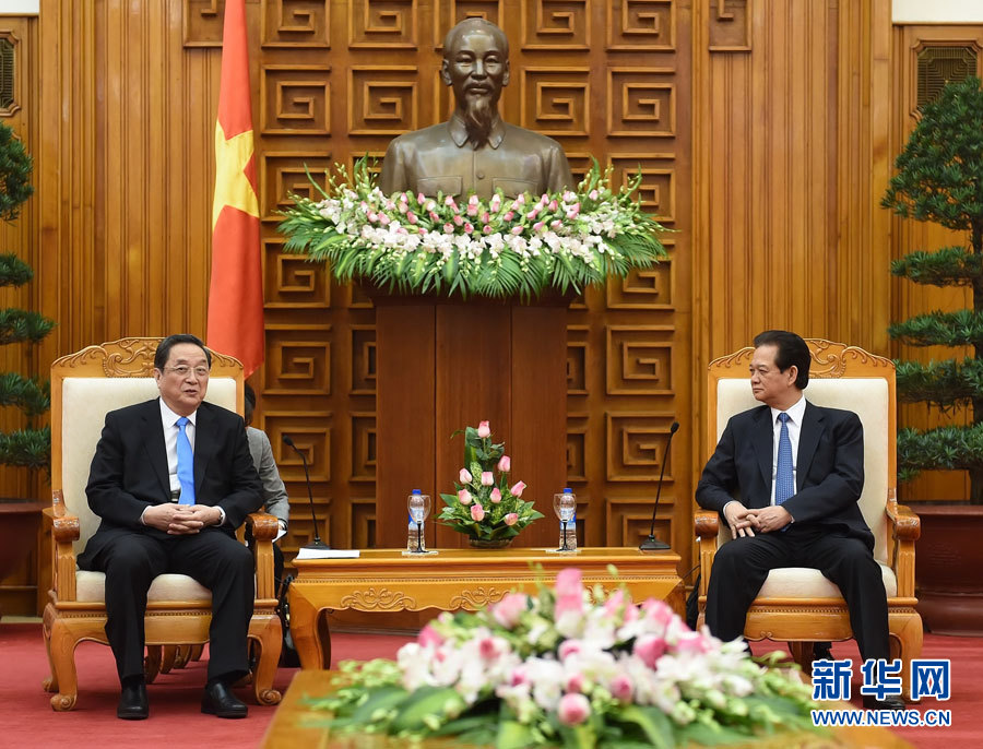12月25日至27日，中共中央政治局常委、全國政協(xié)主席俞正聲對越南進(jìn)行正式訪問。這是12月26日，俞正聲在河內(nèi)會(huì)見越南政府總理阮晉勇。 新華社記者劉建生攝
