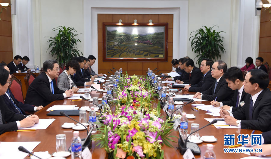 12月25日至27日，中共中央政治局常委、全國政協(xié)主席俞正聲對越南進(jìn)行正式訪問。這是12月26日，俞正聲在河內(nèi)與越南祖國陣線主席阮善仁舉行會(huì)談。 新華社記者馬占成攝