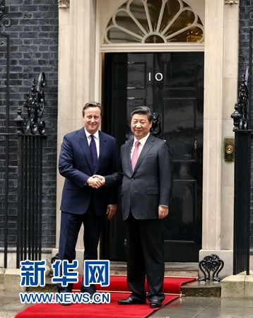 10月21日，國家主席習(xí)近平在倫敦唐寧街首相府同英國首相卡梅倫舉行會談。 新華社記者 鞠鵬 攝 