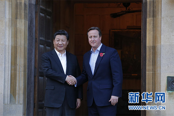 10月22日，國(guó)家主席習(xí)近平在契克斯首相鄉(xiāng)間別墅同英國(guó)首相卡梅倫再次會(huì)晤。新華社記者 鞠鵬 攝
