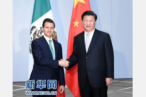 11月16日，國(guó)家主席習(xí)近平在土耳其安塔利亞會(huì)見墨西哥總統(tǒng)培尼亞。 新華社記者張鐸攝