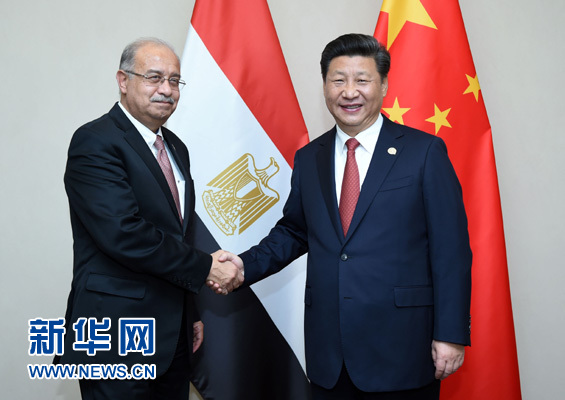 12月4日，國家主席習(xí)近平在約翰內(nèi)斯堡會見埃及總理伊斯梅爾。新華社記者 張鐸 攝 