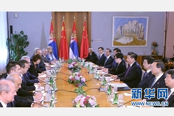 6月18日，國家主席習(xí)近平在貝爾格萊德同塞爾維亞總統(tǒng)尼科利奇舉行會談。 新華社記者 馬占成 攝