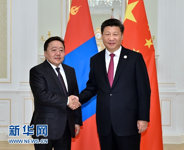6月23日，國家主席習近平在塔什干會見蒙古國總統(tǒng)額勒貝格道爾吉。 新華社記者李濤攝