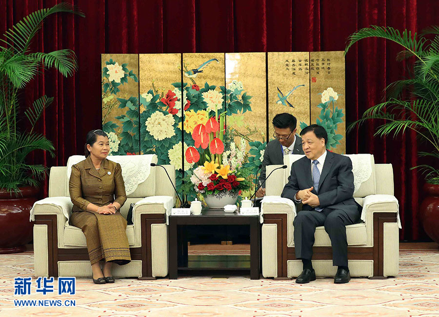 6月11日，中共中央政治局常委、中央書記處書記劉云山在福州會(huì)見來華出席金磚國家政黨、智庫和民間社會(huì)組織論壇的柬埔寨人民黨中央常委、副首相梅森安。新華社記者劉衛(wèi)兵攝
