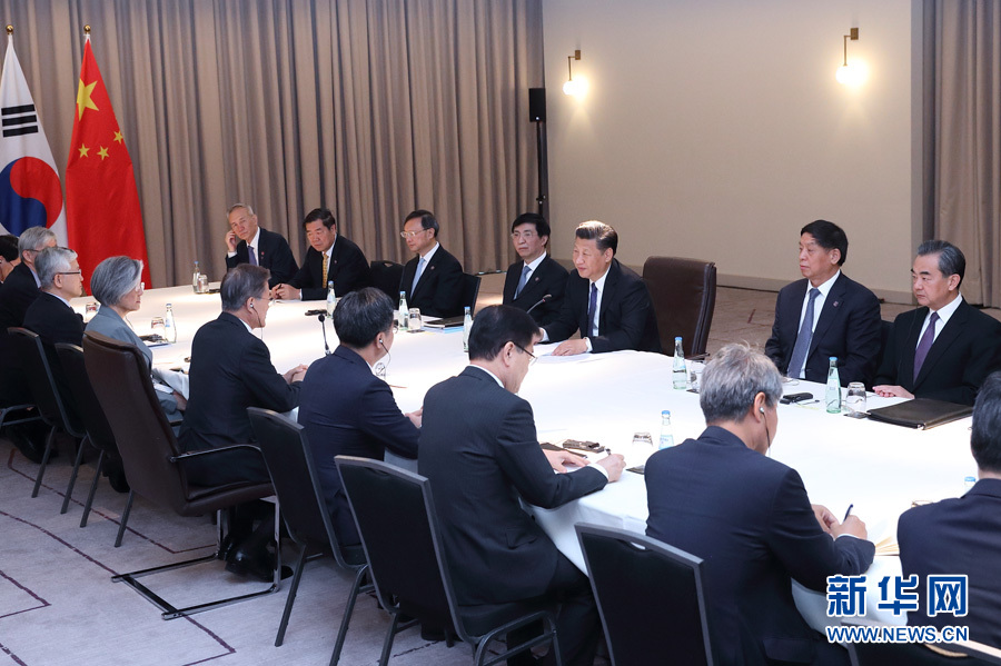 7月6日，國家主席習(xí)近平在柏林會(huì)見韓國總統(tǒng)文在寅。 新華社記者 王曄攝