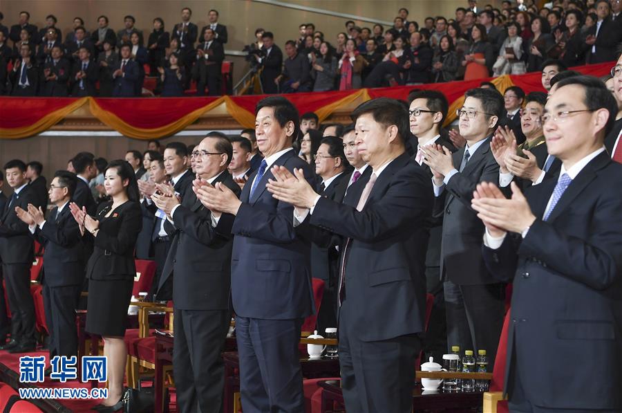 （時政）（1）朝鮮友好藝術(shù)團(tuán)在京訪演 栗戰(zhàn)書、王滬寧分別出席有關(guān)活動