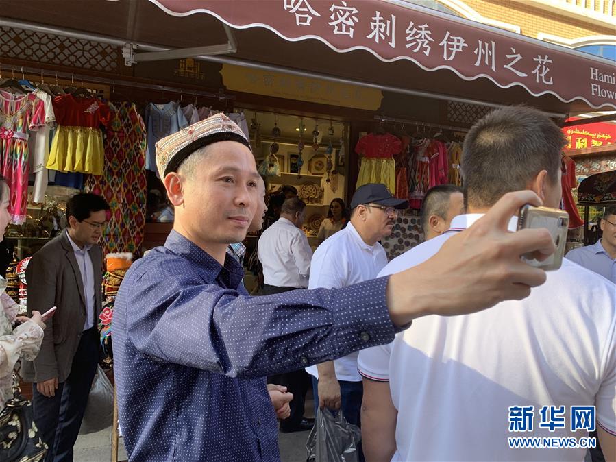 （圖文互動）（4）多國駐華使節(jié)參訪新疆：中國反恐、去極端化經(jīng)驗值得學(xué)習(xí)借鑒