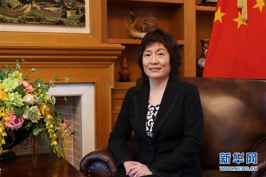 （習(xí)近平出訪配合稿·圖文互動）專訪：中希關(guān)系已成為不同國家間和平相處、合作共贏的典范——訪中國駐希臘大使章啟月