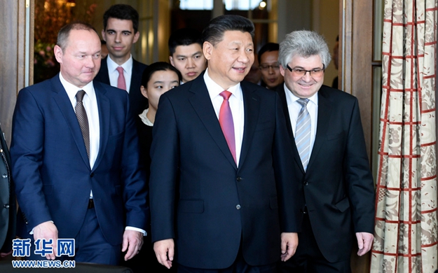 習(xí)近平會(huì)見瑞士聯(lián)邦國民院議長(zhǎng)和聯(lián)邦院議長(zhǎng)